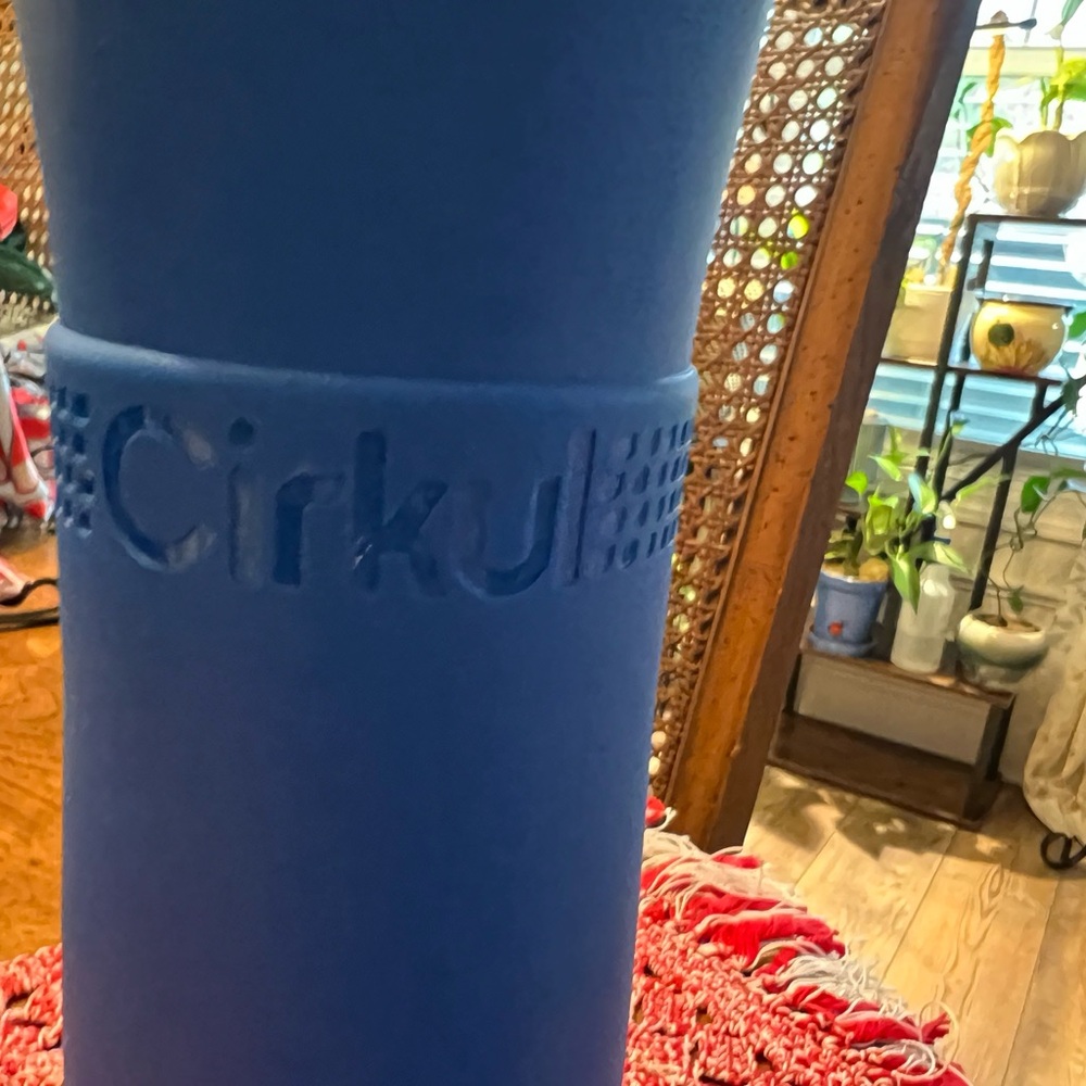 Cirkul 42 Oz Stainless Steel Blue Water Bottle